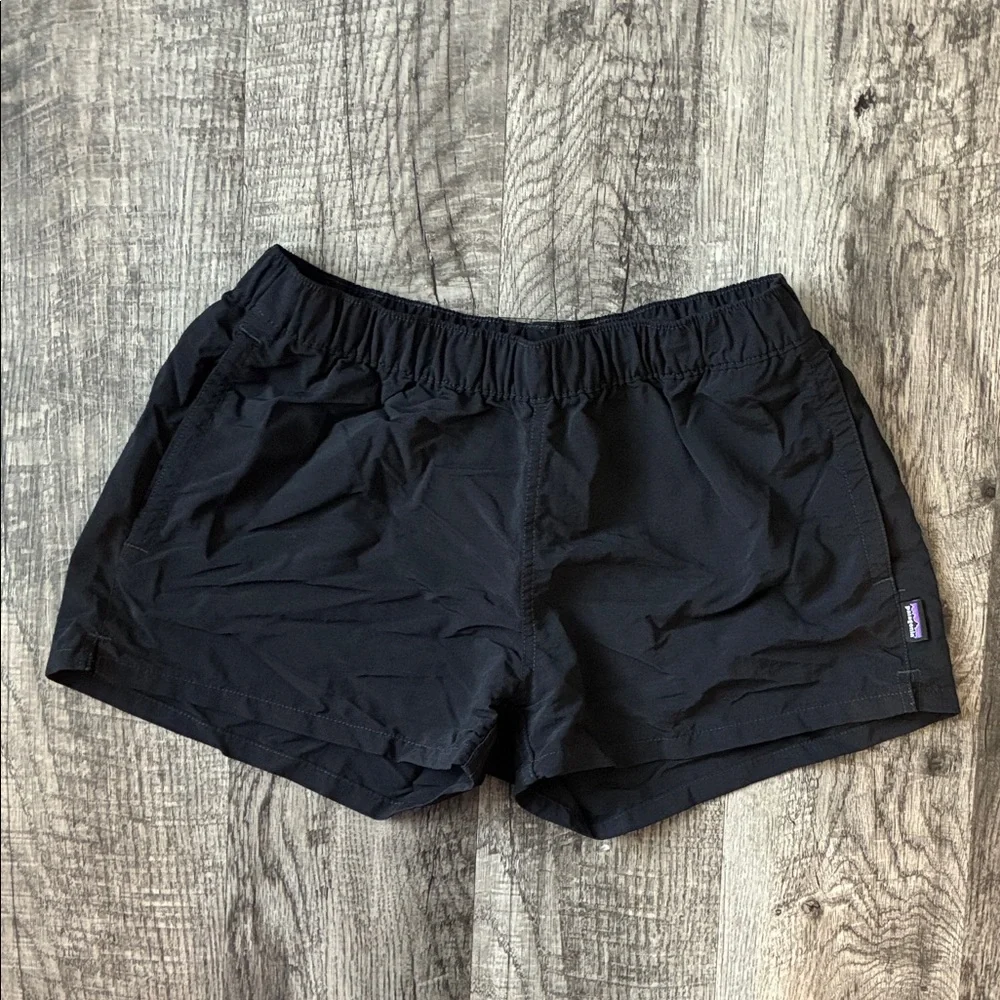 Patagonia Barely Baggies Shorts 2.5” ✧ Black ✧ Size M - Picture 1 of 5